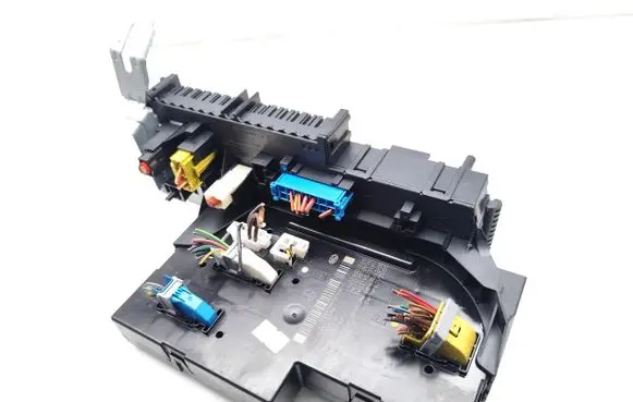 Mercedes-Benz E W212 Fuse module 2129001306 2129010904 2319025101
