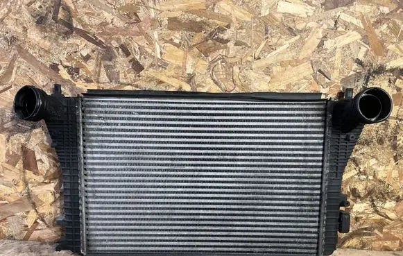 Volkswagen Touran I Intercooler air channel guide 1K0145803A