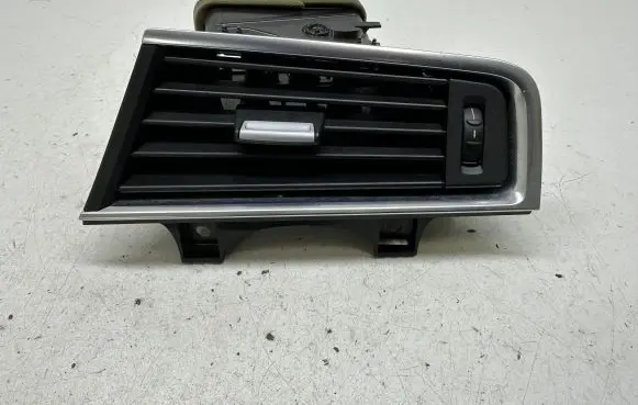 BMW 5 GT F07 Dashboard side air vent grill/cover trim 16828110
