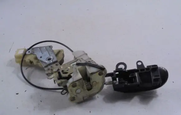 Toyota Yaris Verso Rear door lock 
