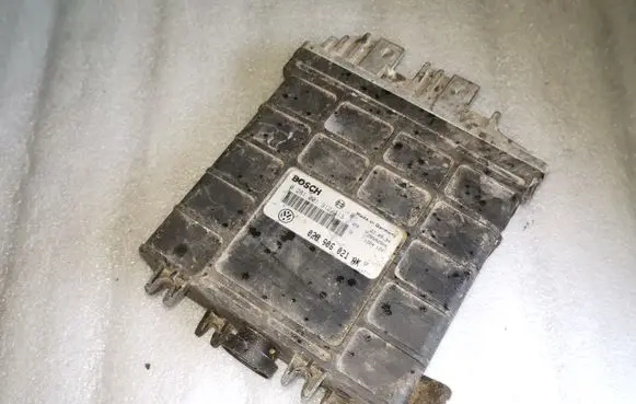 Volkswagen PASSAT B4 Engine control unit/module 028906021AK 0281001312 0281001313