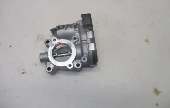 Nissan Qashqai Throttle body valve 