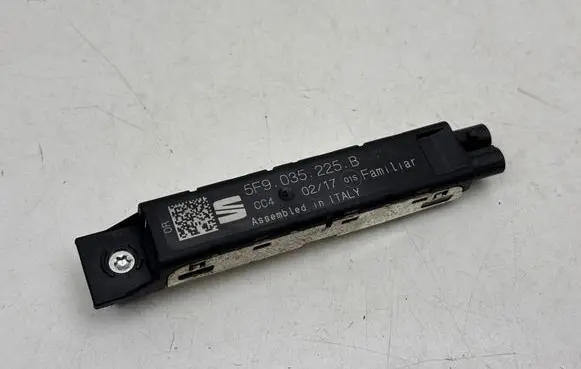 Seat Leon (5F) Aerial antenna amplifier 5F9035225B