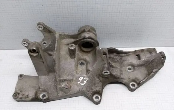 Volkswagen PASSAT B5.5 Generator/alternator bracket 06B903143N LBHF026608