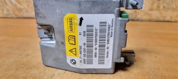 BMW 5 E60 E61 Airbag control unit/module 6957502 04B247MA1546G 220434754