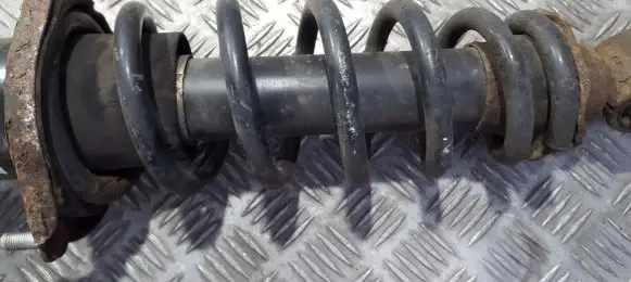 Toyota Avensis T250 Rear coil spring