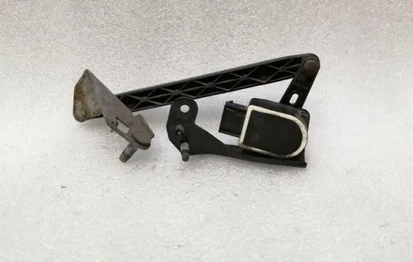 Rear air suspension level height sensor