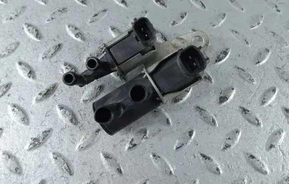 Subaru Levorg Turbo solenoid valve K5T48592 K5T48478