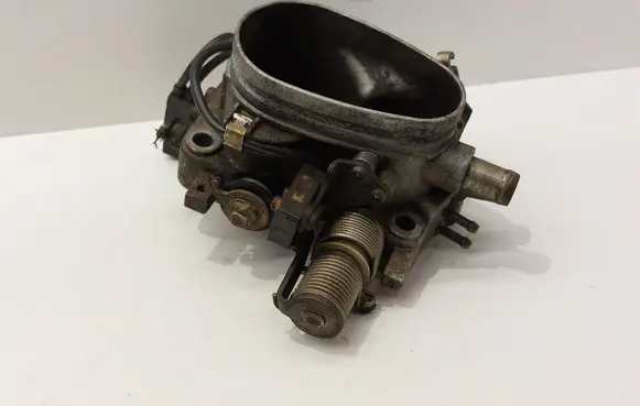 Volkswagen Golf II Throttle valve 037146063L