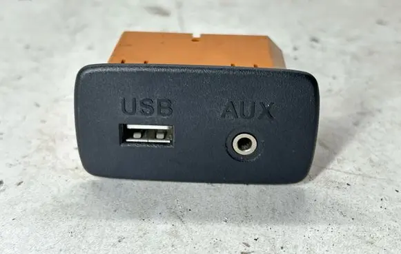 Subaru Outback (BS) USB socket connector 86257AL21A