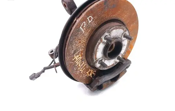 Ford Courier Front wheel hub EY16-3K171-AA