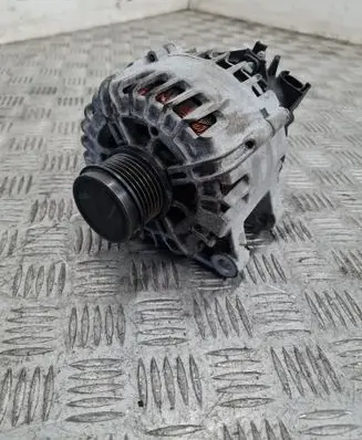 Volvo V40 Generator/alternator 31419219
