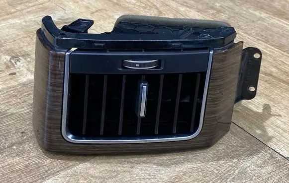 Land Rover Range Rover Sport L494 Dashboard side air vent grill/cover trim DK62046B31AA 08715 1605901