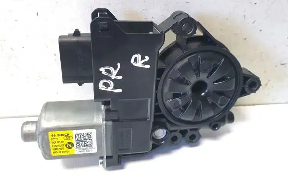 KIA Sorento Front door window regulator motor 82460P2010
