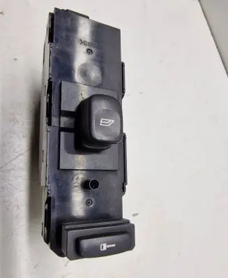 Volvo V70 Electric window control switch 8682950 02W25E MP25BA00004