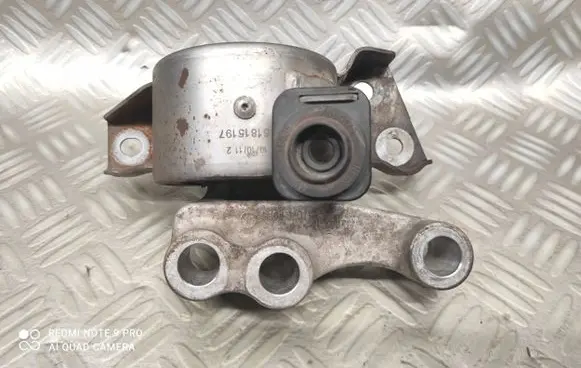 Engine mount bracket