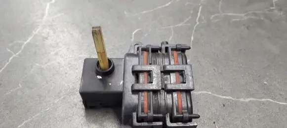 Mercedes-Benz S W140 A/C air flow flap actuator/motor 