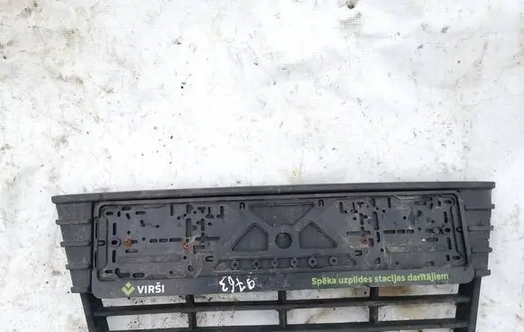 Ford Focus Front bumper lower grill bm5117k945ae bm51-17k945-ae
