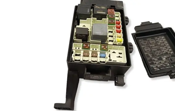 Jaguar XE Fuse box cover GX7314A076DA