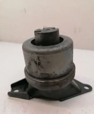 Volkswagen Transporter - Caravelle T5 Engine mount bracket 7H0199256H