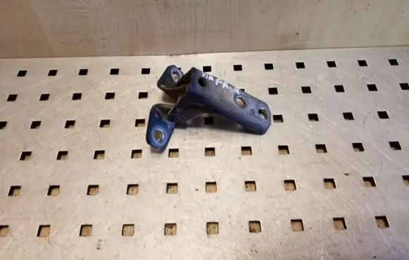 Mitsubishi Outlander Front door upper hinge