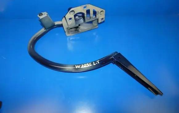 Mercedes-Benz C W205 Tailgate/trunk/boot hinge