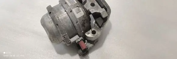 Engine mount bracket
