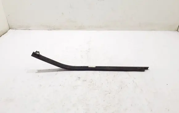 Opel Vivaro Sliding door middle roller runner 7700311977