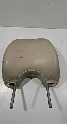 Volvo XC90 Front seat headrest 