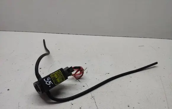 Hyundai Santa Fe Windscreen/windshield washer pump 9851026100