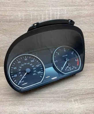 BMW 1 E81 E87 Speedometer (instrument cluster) 9220950 1041568