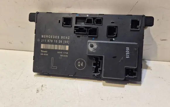 Mercedes-Benz E W211 Door control unit/module 2118701326
