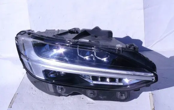 Volvo S90, V90 Headlight/headlamp 32404736 89917400