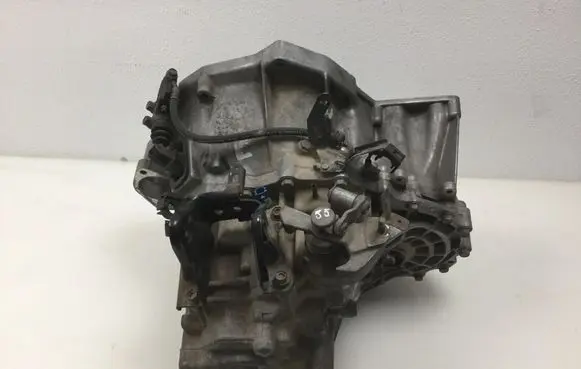 Nissan X-Trail T30 Manual 5 speed gearbox 32010EQ068