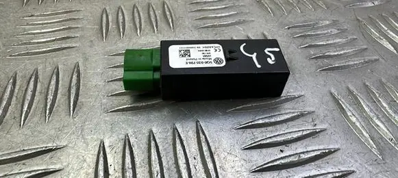Skoda Octavia Mk3 (5E) USB socket connector 5Q0035726E