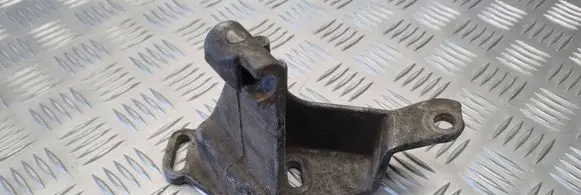 Volkswagen PASSAT B3 Power steering pump mounting bracket 027145531