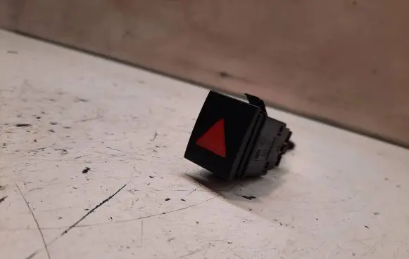 Volkswagen Polo Hazard light switch 6Q0953235A 21303