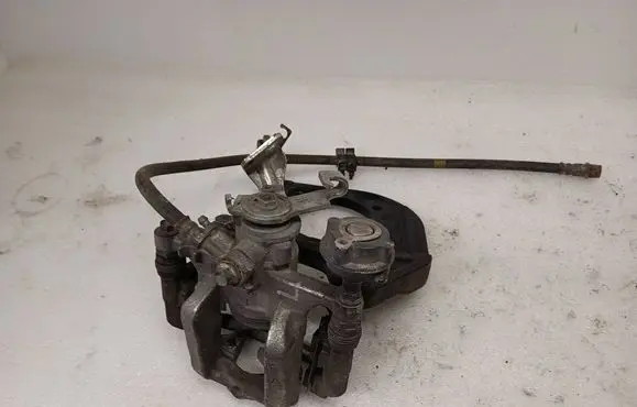 Chevrolet Volt I Rear brake caliper 20934762