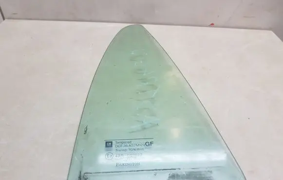 Opel Astra G Rear vent window glass 43R007022