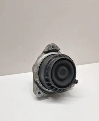 Engine mount bracket