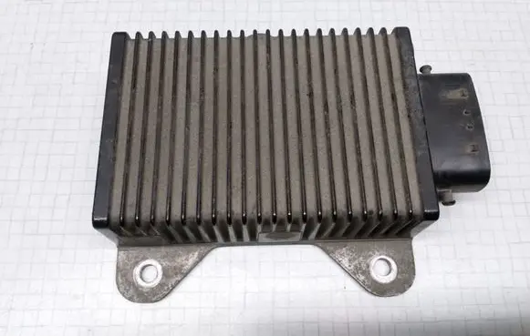 Mitsubishi Carisma Engine control unit/module MD340897
