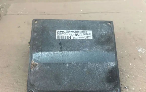 Ford Fiesta Engine control unit/module 6S6112A650FH S120977315 20JH