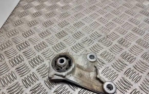 Mazda CX-5 II Gearbox mounting bracket S5209
