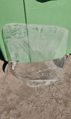 Mercedes-Benz Sprinter W906 Front door window glass four-door