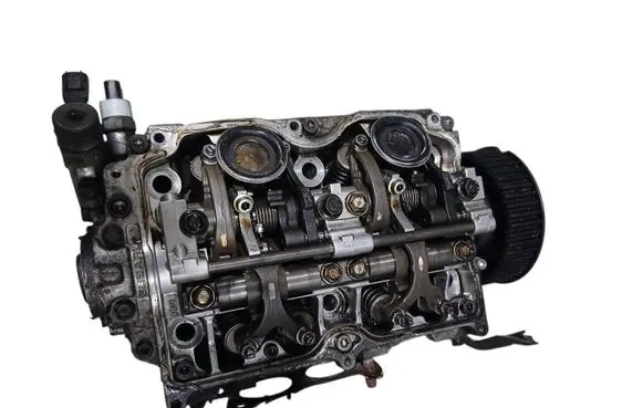 Subaru Legacy Engine head E25S