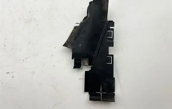 Mercedes-Benz E W212 Intercooler air guide/duct channel