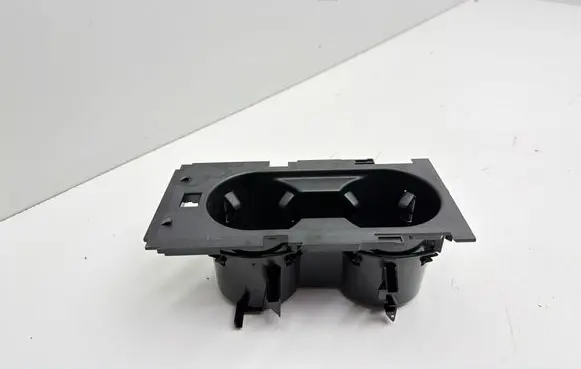 Glove box