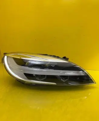 Volvo V40 Headlight/headlamp 31677023