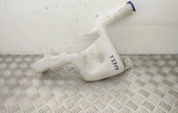 Ford B-MAX Windshield washer fluid reservoir/tank 8A6117B613AF