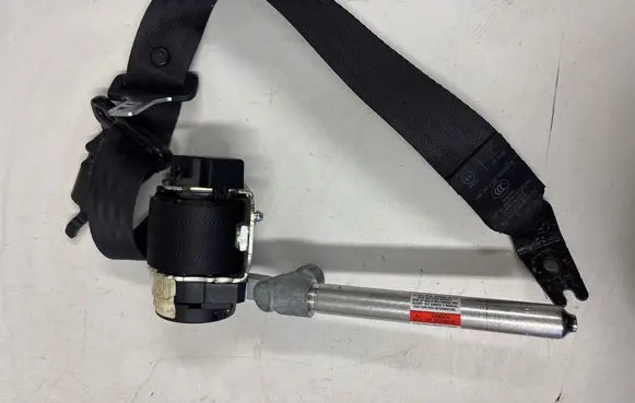 Volvo XC70 Rear seatbelt 6061542R0C NAL0802200085